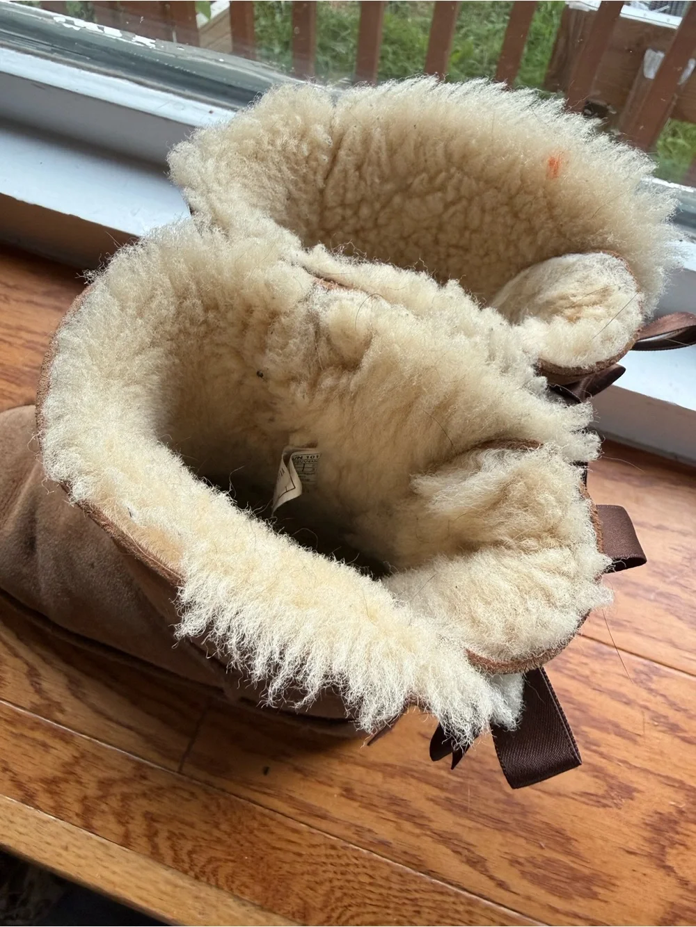 Girls Bailey Bow Ugg Boots Size 13C